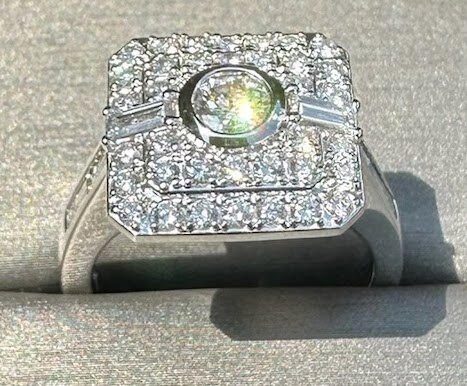 Detailed square ring with center stone