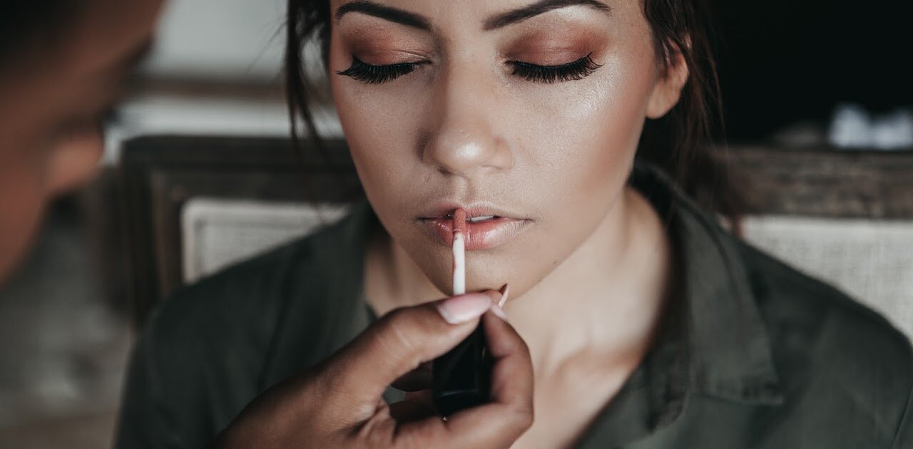 Editorial portrait with jewelry mood